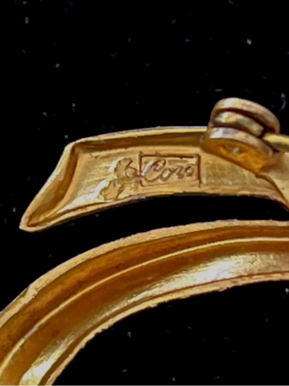 Coro Pegasus Gold-Tone Rose and Bow Brooch - Picture 4 of 8
